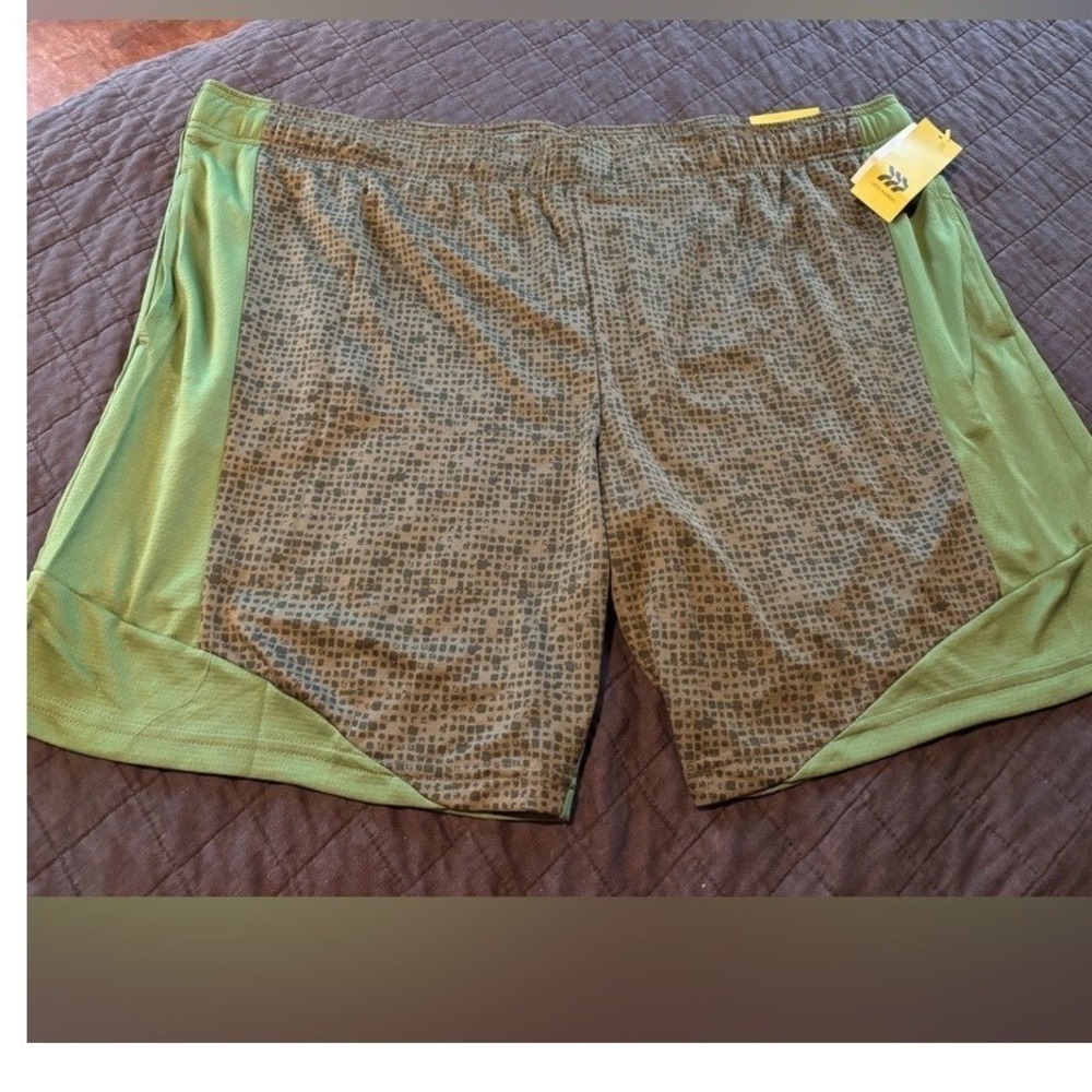 All in Motion Mens Green Geometric Athletic Training Shorts NWT 3XL